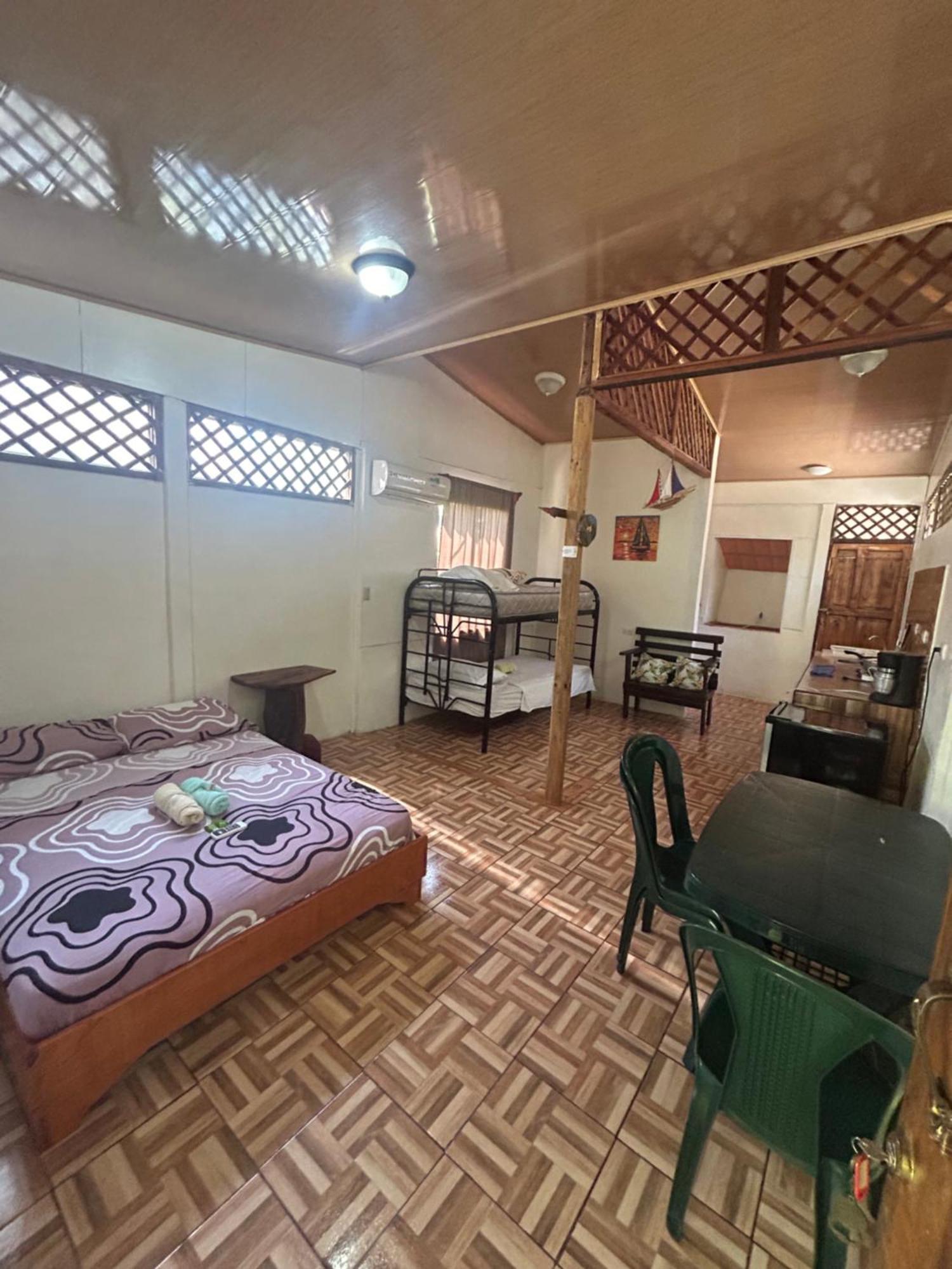 Ballena Oasis Homes & Glamping ウビタ エクステリア 写真
