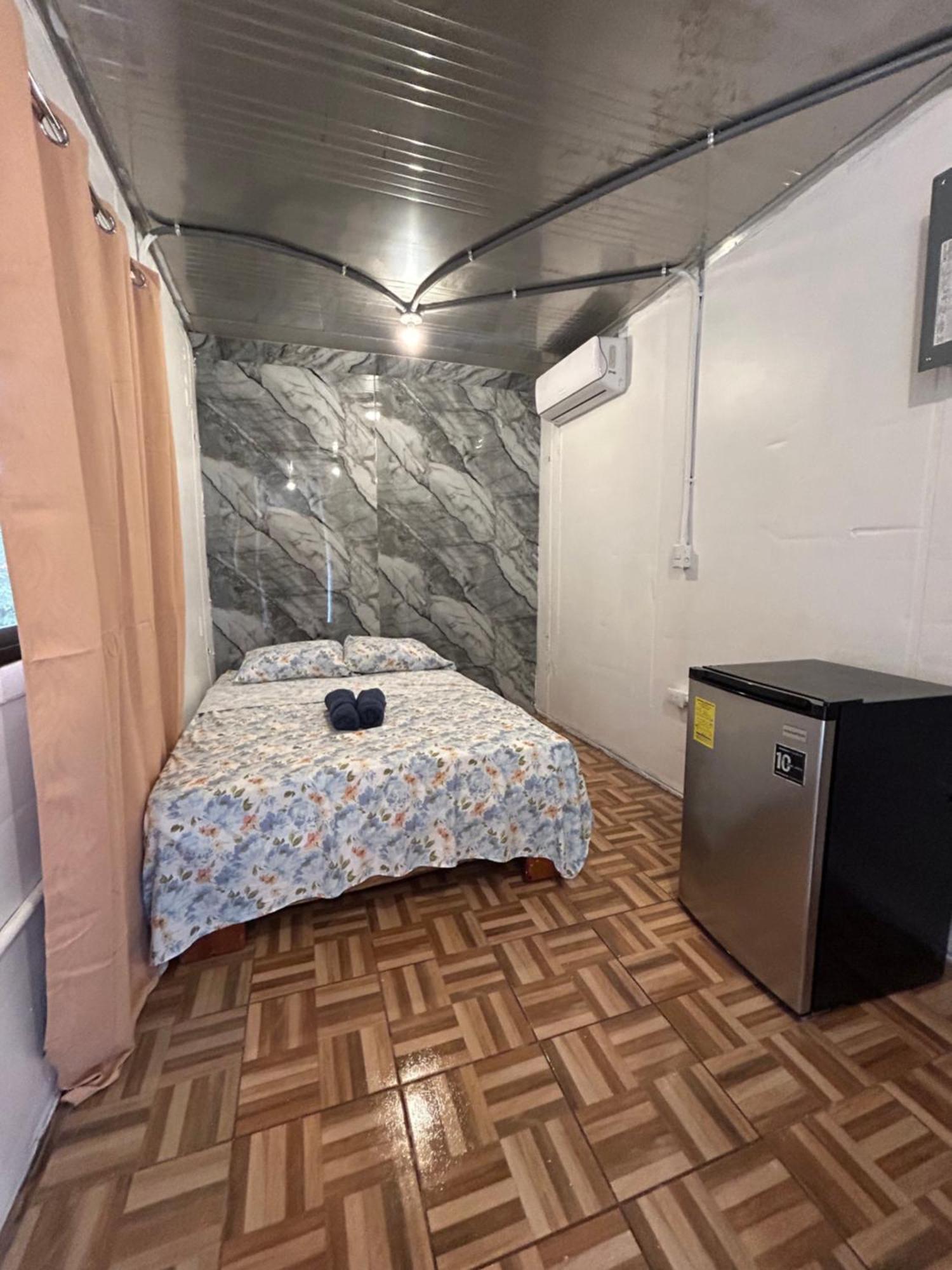 Ballena Oasis Homes & Glamping ウビタ エクステリア 写真