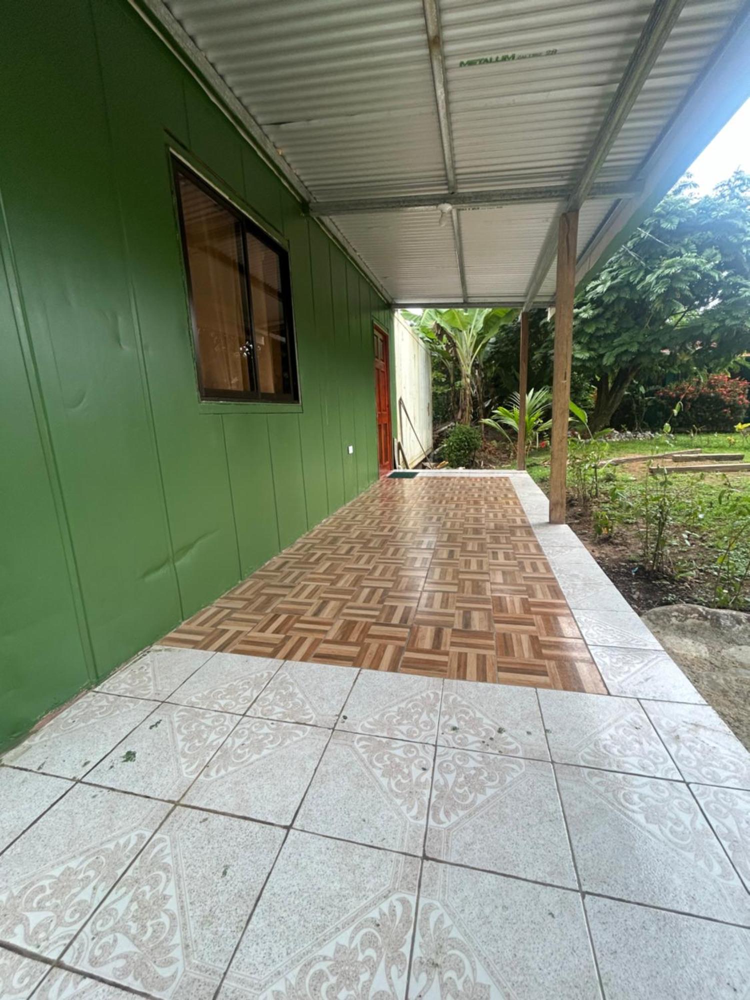 Ballena Oasis Homes & Glamping ウビタ エクステリア 写真