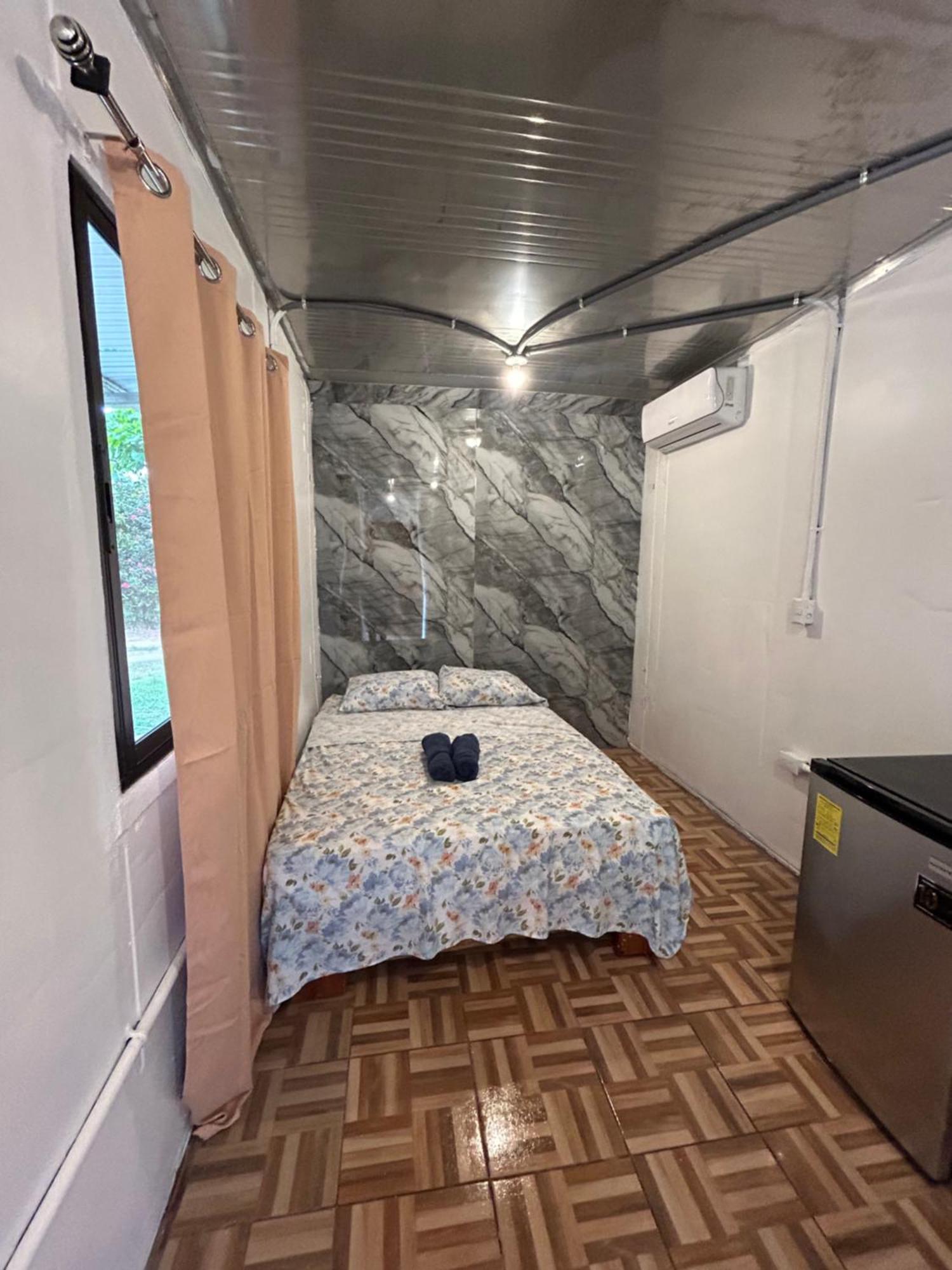 Ballena Oasis Homes & Glamping ウビタ エクステリア 写真